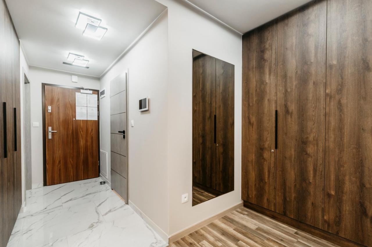 Park Apartment *